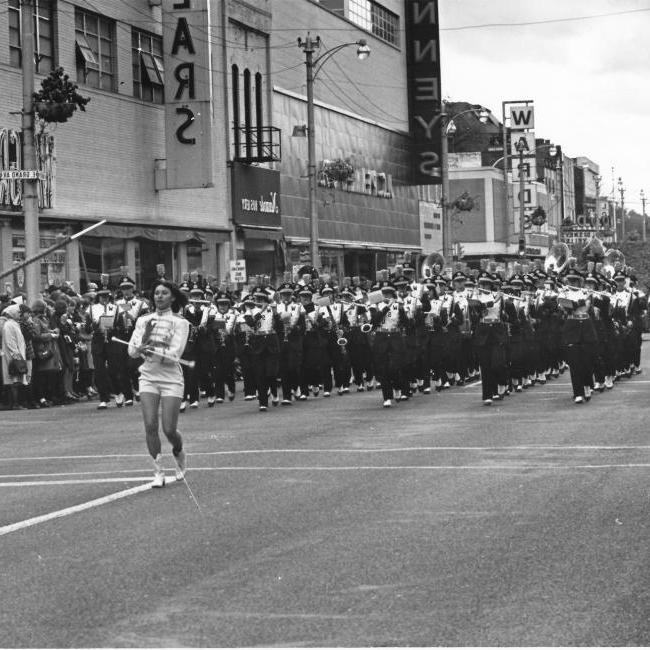 1965年欧克莱尔市中心的游行乐队